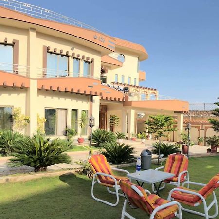 Royal Emirates Residence Abbottabad Exteriör bild