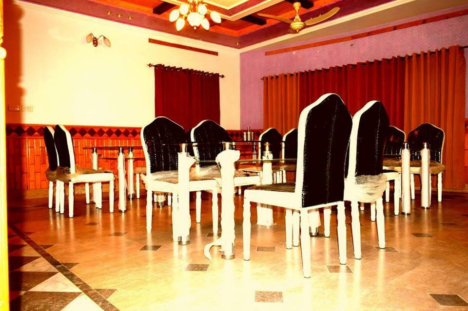 Royal Emirates Residence Abbottabad Exteriör bild
