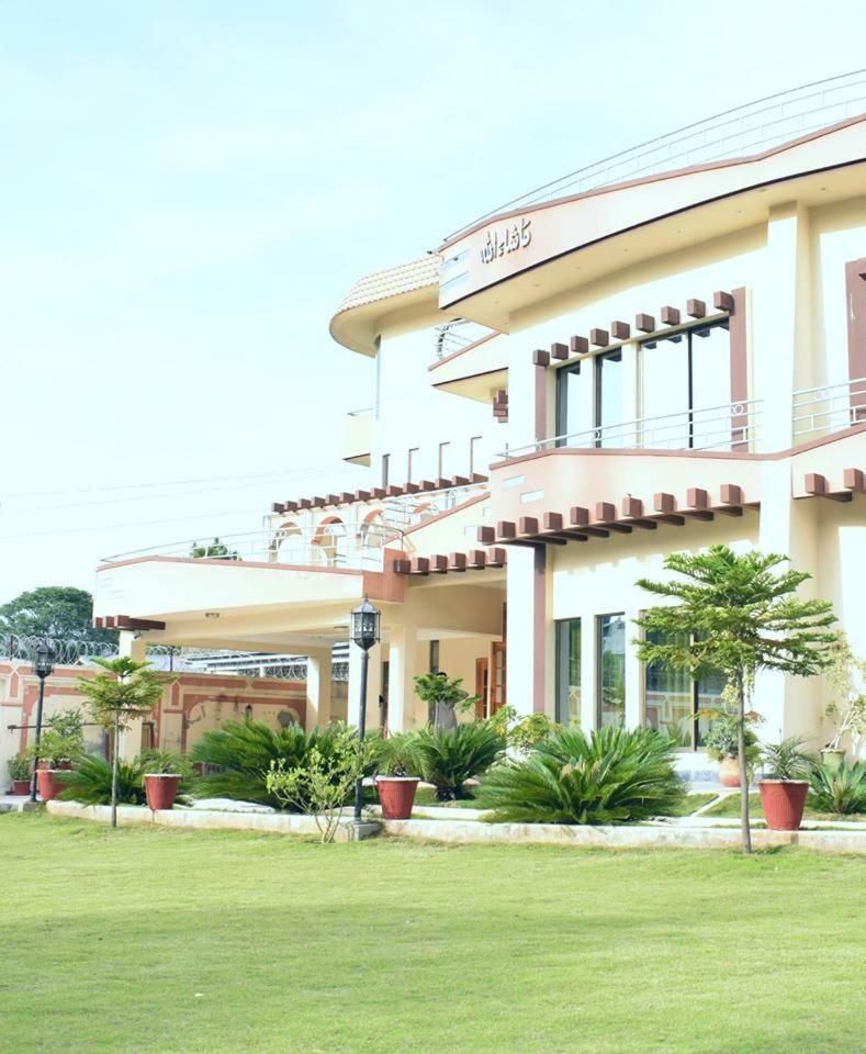 Royal Emirates Residence Abbottabad Exteriör bild