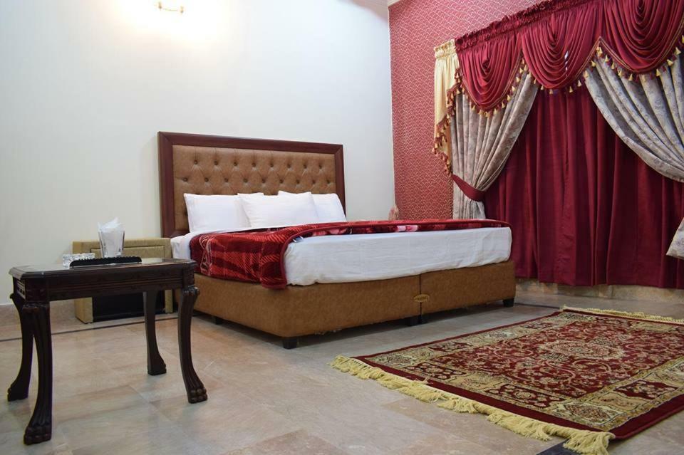 Royal Emirates Residence Abbottabad Exteriör bild