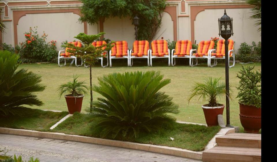 Royal Emirates Residence Abbottabad Exteriör bild